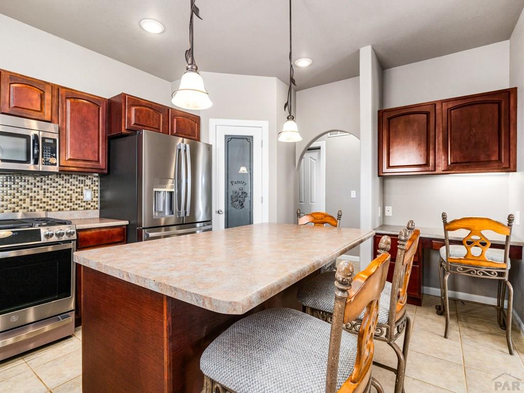 43948 Hunsaker Road Avondale, CO 81022 - Photo 13 of 56