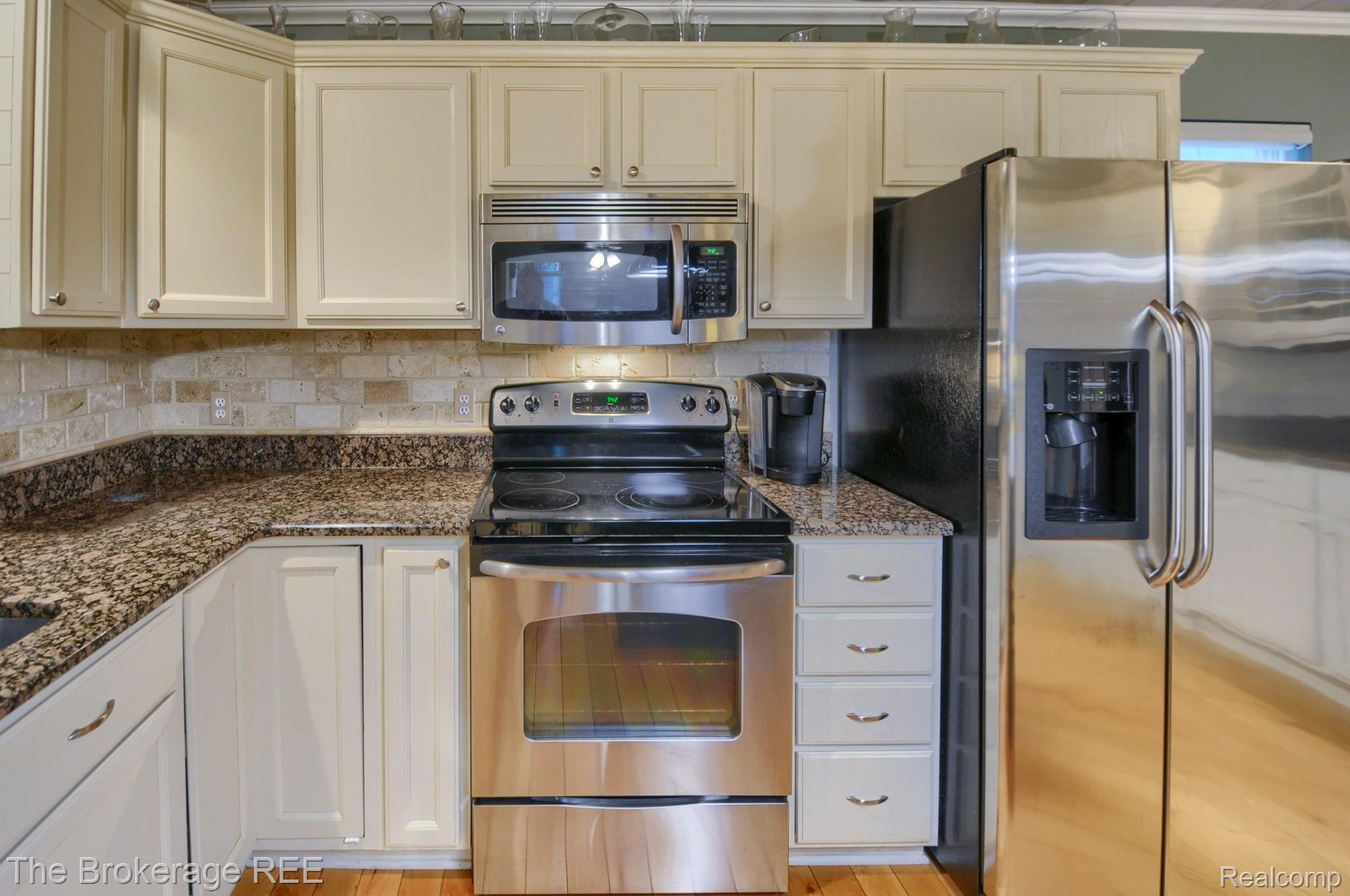 11136 Whispering Ridge Trail Fenton, MI 48430 - Photo 12 of 38 SD3_2887-HDR(5).jpg