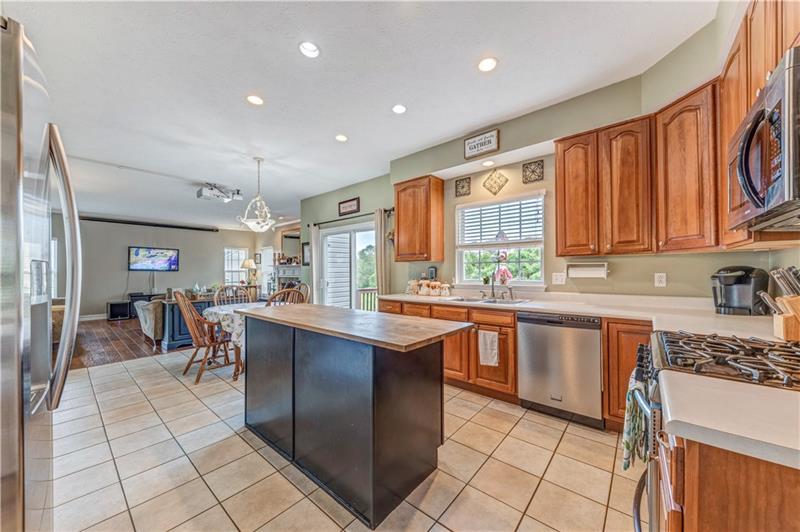 214 Field Club Circle McKees Rocks, PA 15136 - Photo 8 of 25 Gallery Image 8