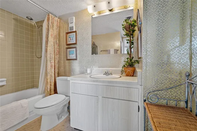 $140,000 | 935 North Halifax Avenue, Unit 707, Daytona Beach, FL 32118