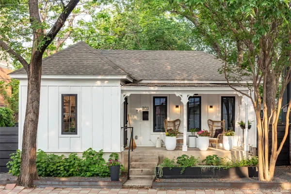 $4,000 | 303 Navasota Street, Austin, TX 78702