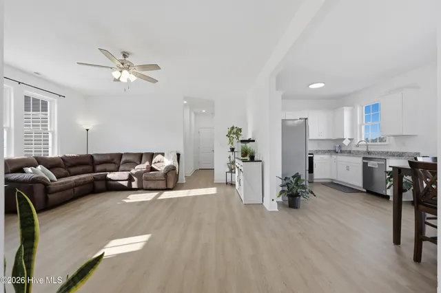 $369,900 | 127 River Front Drive, Hertford, NC 27944