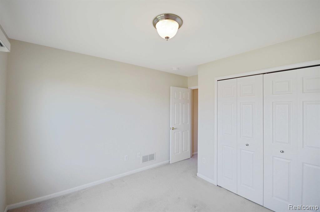 33556 Utica Road, Unit 21 Fraser, MI 48026 - Photo 17 of 21