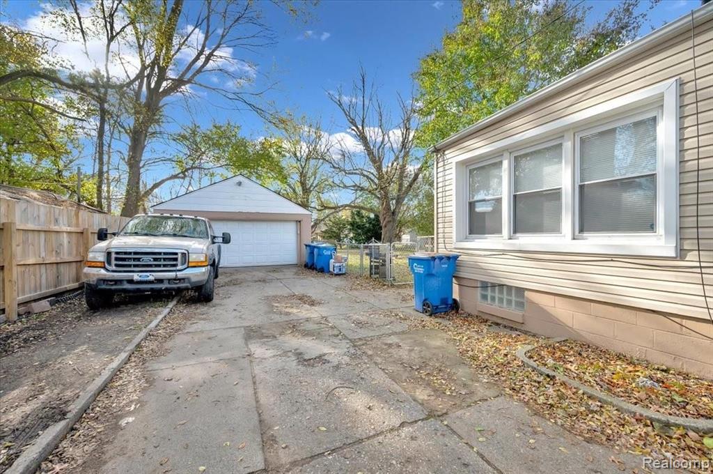 3898 Bart Avenue Warren, MI 48091 - Photo 2 of 18