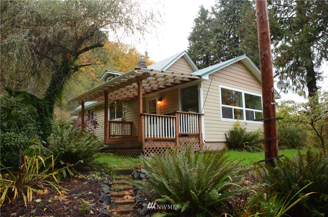 112 Lewis Road Oakville, WA 98568 - Photo 1 of 15 Gallery Image 1