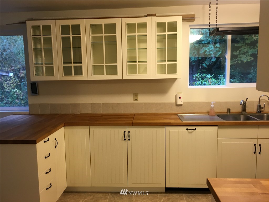 112 Lewis Road Oakville, WA 98568 - Photo 4 of 15 Gallery Image 4