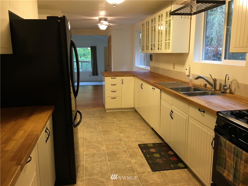 112 Lewis Road Oakville, WA 98568 - Photo 5 of 15 Gallery Image 5