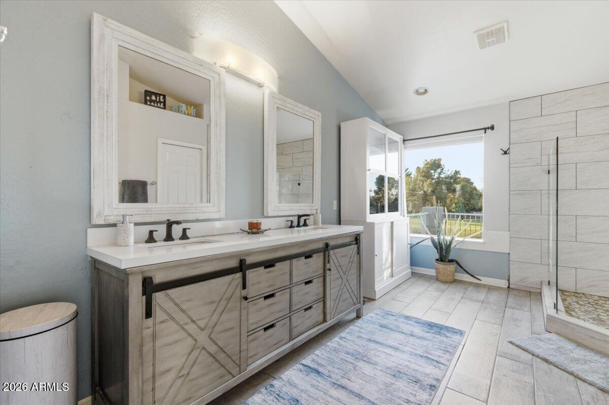 120 West Southern Hills Road Phoenix, AZ 85023 - Photo 36 of 67 Master Bath