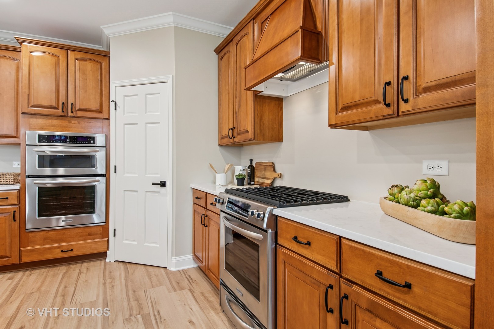 3607 Greystone Avenue Naperville, IL 60564 - Photo 7 of 59 a kitchen with stainless steel appliances granite countertop a stove and a refrigerator