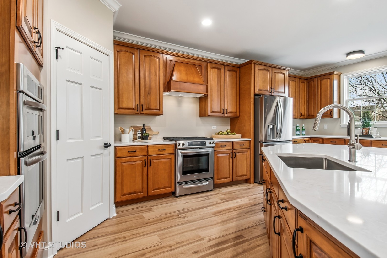 3607 Greystone Avenue Naperville, IL 60564 - Photo 8 of 59