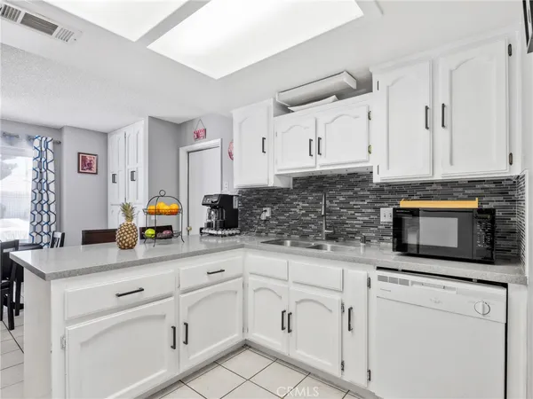 $395,000 | 15880 Elcona Place, Victorville, CA 92395