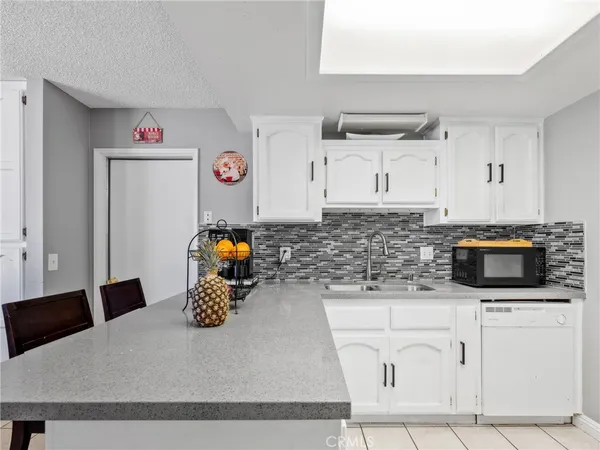 $395,000 | 15880 Elcona Place, Victorville, CA 92395