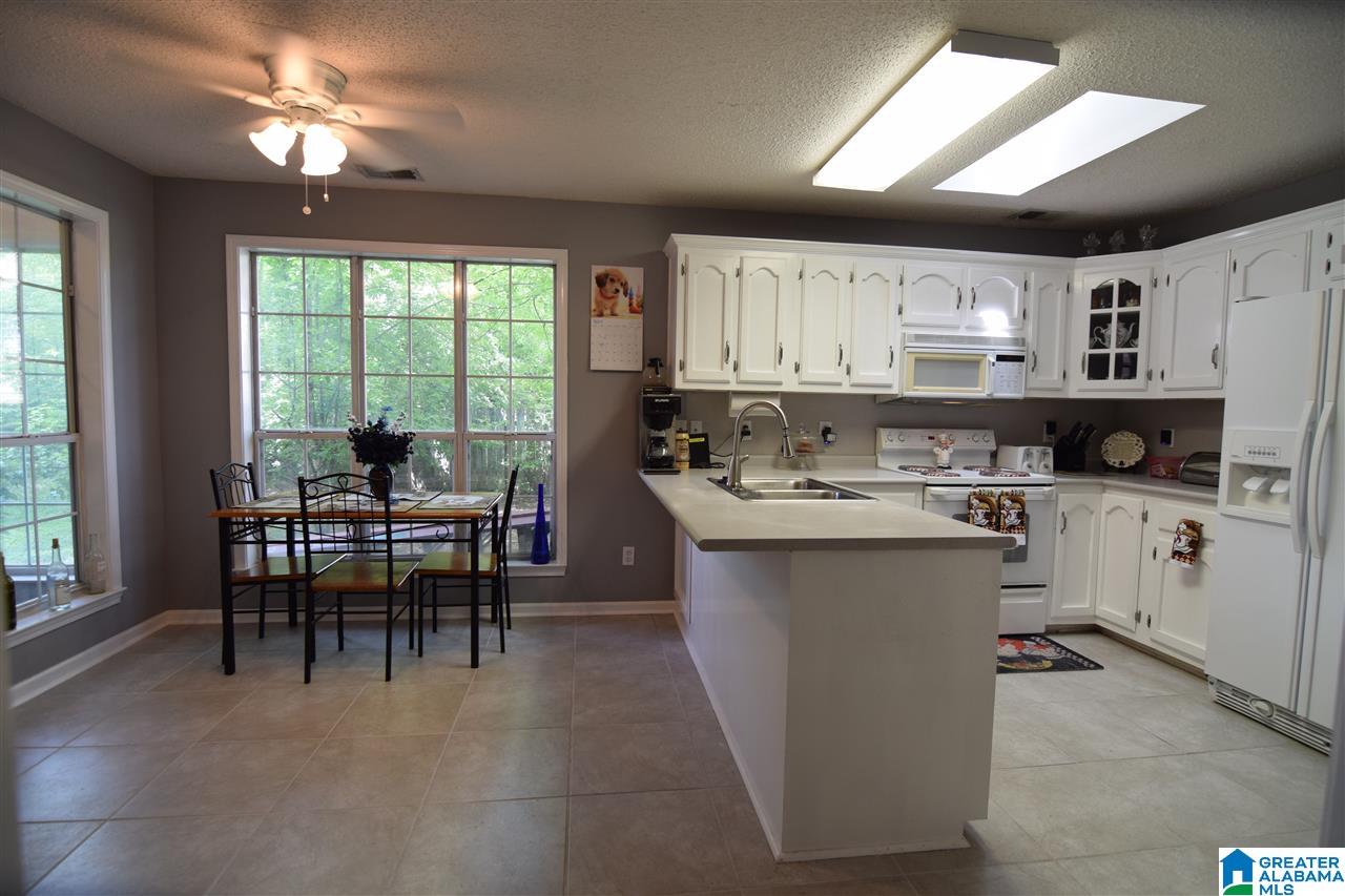208 Greenfield Lane Alabaster, AL 35007 - Photo 11 of 41