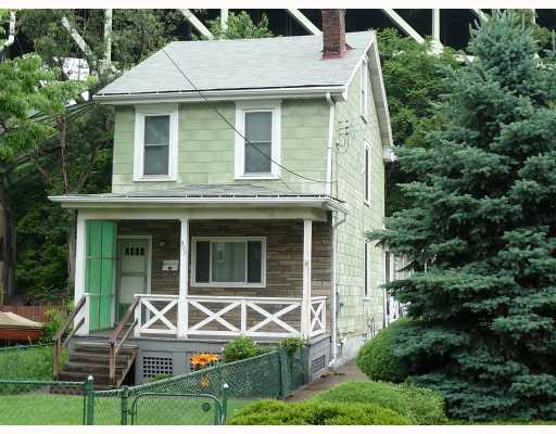 327 Four Mile Run Road Greenfield, PA 15207 - Photo 1 of 7 Exterior Front.