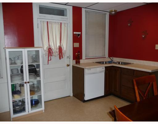 327 Four Mile Run Road Greenfield, PA 15207 - Photo 7 of 7 Kitchen.
