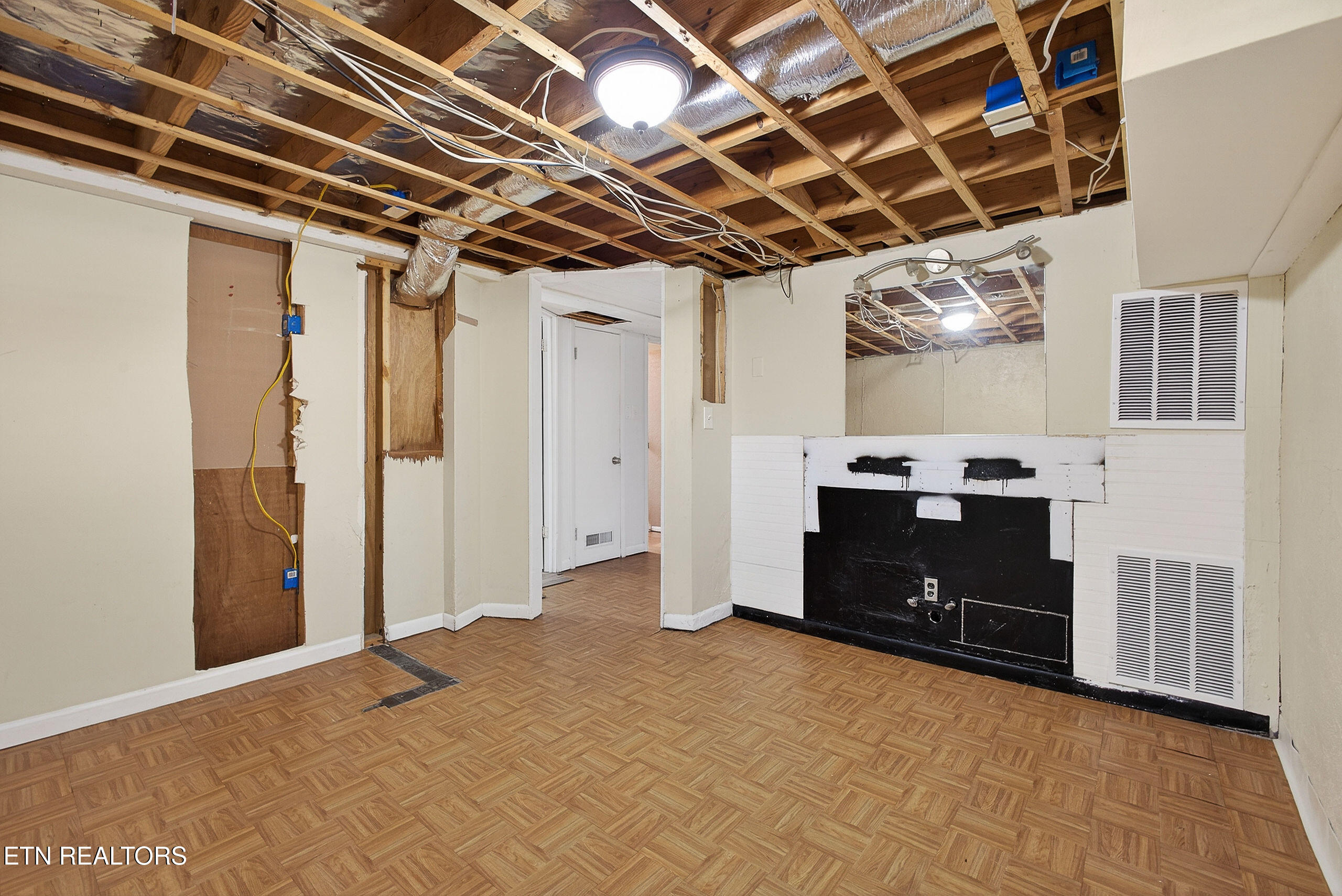 110 Providence Road Oak Ridge, TN 37830 - Photo 29 of 31 LB1A3337
