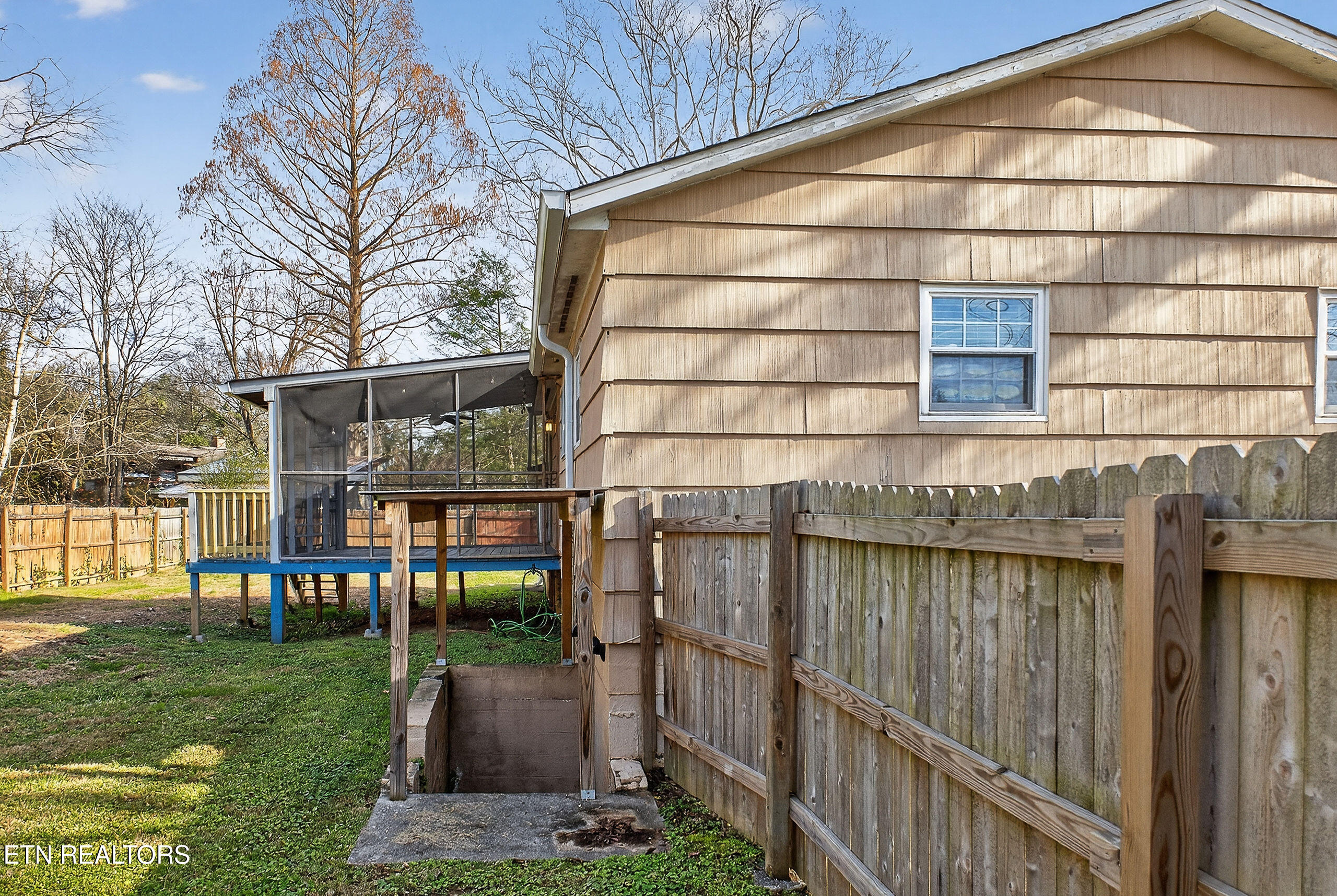 110 Providence Road Oak Ridge, TN 37830 - Photo 7 of 31 LB1A3349
