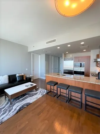 $4,000 | 401 North Wabash Avenue, Unit 58B, Chicago, IL 60611