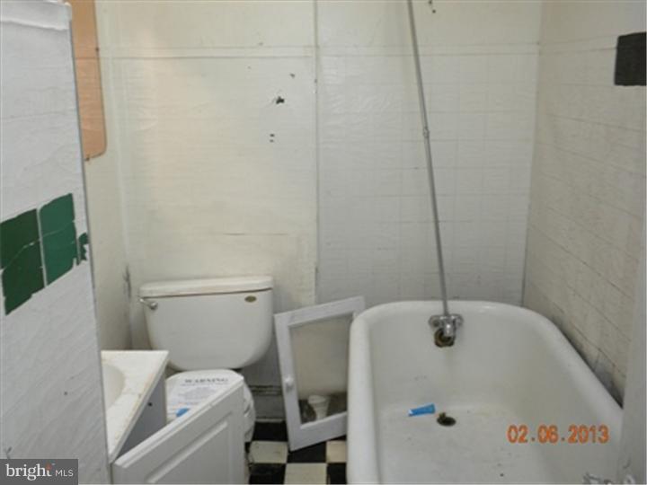 6534 Reedland Street Philadelphia, PA 19142 - Photo 8 of 10 Gallery Image 8