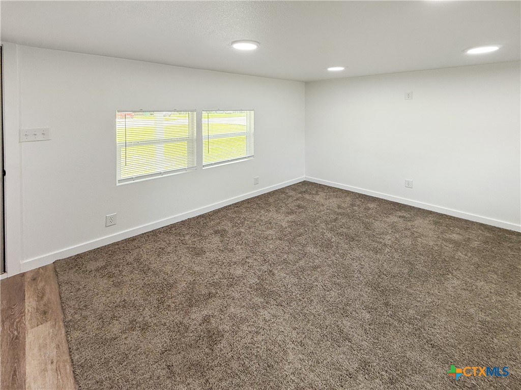 215 East Valley Road Harker Heights, TX 76548 - Photo 14 of 16 an empty room with a window