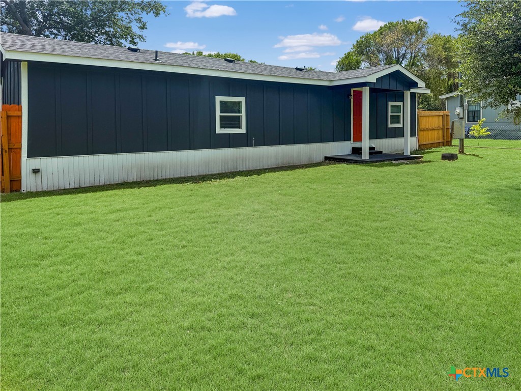 215 East Valley Road Harker Heights, TX 76548 - Photo 15 of 16 a house with a garden