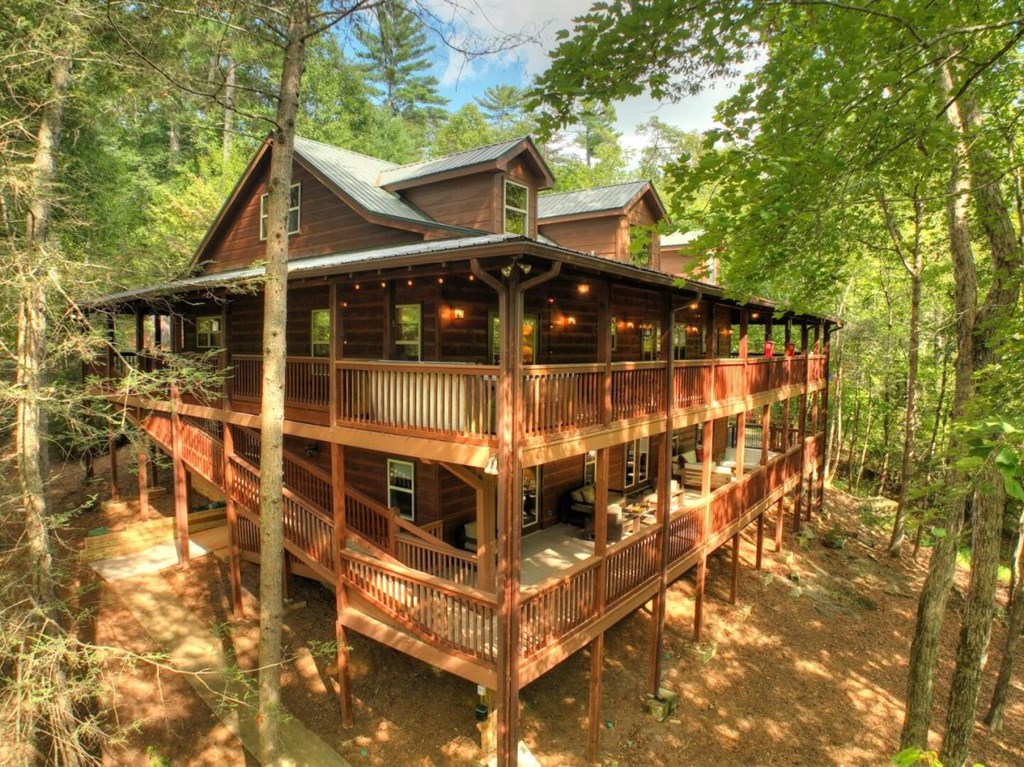 390 Twin Creeks Blue Ridge, GA 30513 - Photo 2 of 56