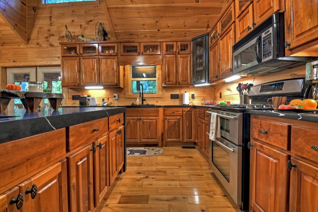 390 Twin Creeks Blue Ridge, GA 30513 - Photo 9 of 56