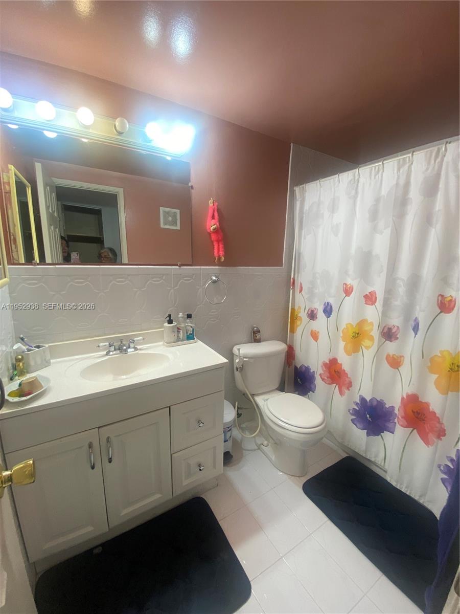 1950 West 54th Street, Unit 105 Hialeah, FL 33012 - Photo 11 of 18