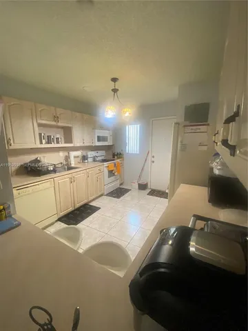 $265 | 1950 West 54th Street, Unit 105, Hialeah, FL 33012