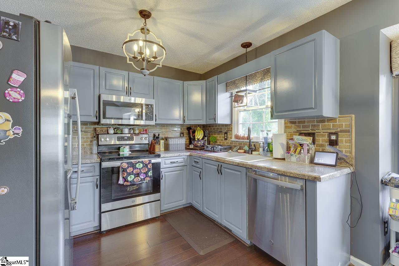 24 Poplar Springs Drive Mauldin, SC 29662 - Photo 7 of 23