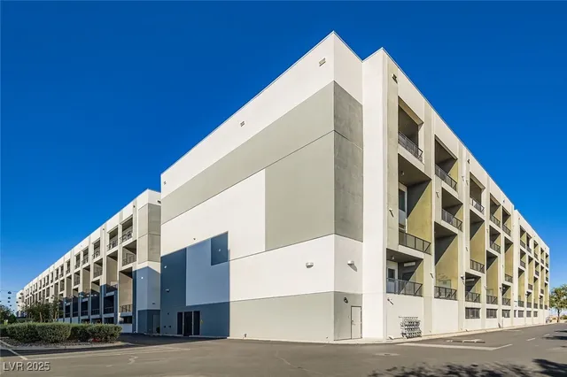 $450,000 | 2755 West Pebble Road, Unit 319, Las Vegas, NV 89123