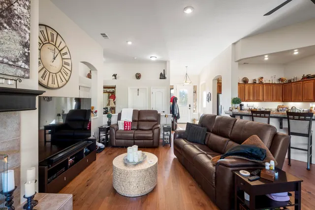 $689,000 | 352 Mitchell Lake Lane, Copperopolis, CA 95228