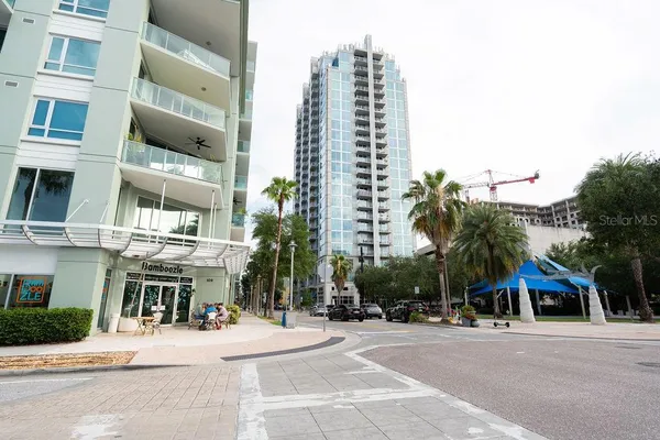 $475,000 | 1002 Channelside Drive, Unit 2C, Tampa, FL 33602