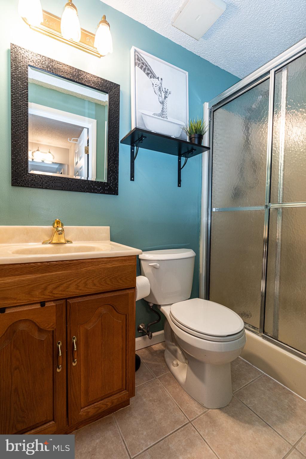23 Yew Road Essex, MD 21221 - Photo 27 of 47 en-suite bathroom for bedroom 2