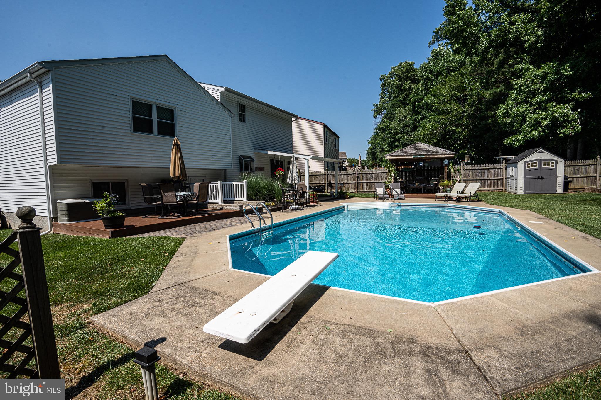 23 Yew Road Essex, MD 21221 - Photo 5 of 47