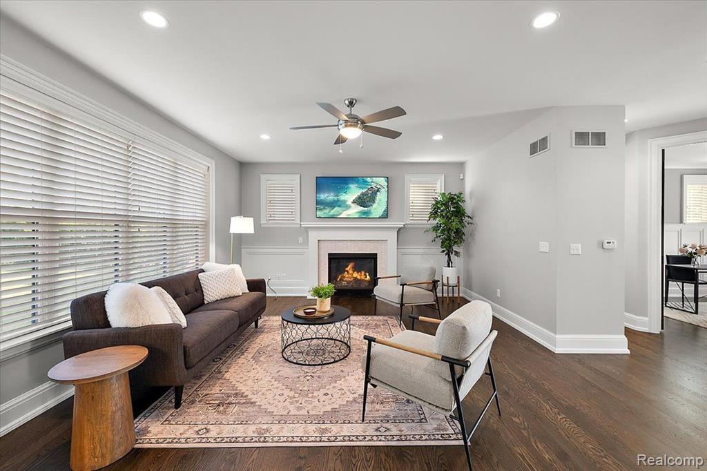 4108 Devon Road Royal Oak, MI 48073 - Photo 11 of 48