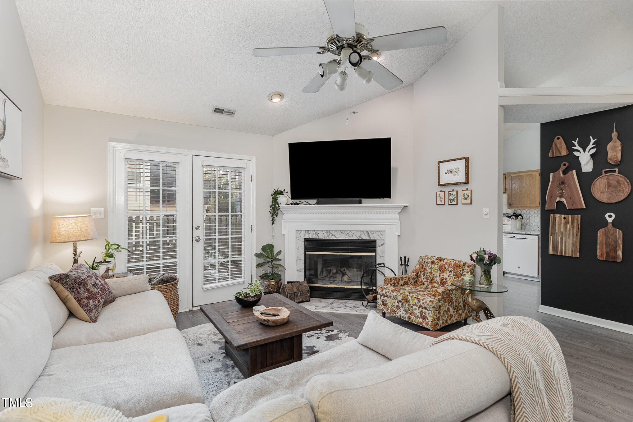 12109 Queensbridge Court Raleigh, NC 27613 - Photo 9 of 21 015_cy1a7016-edit