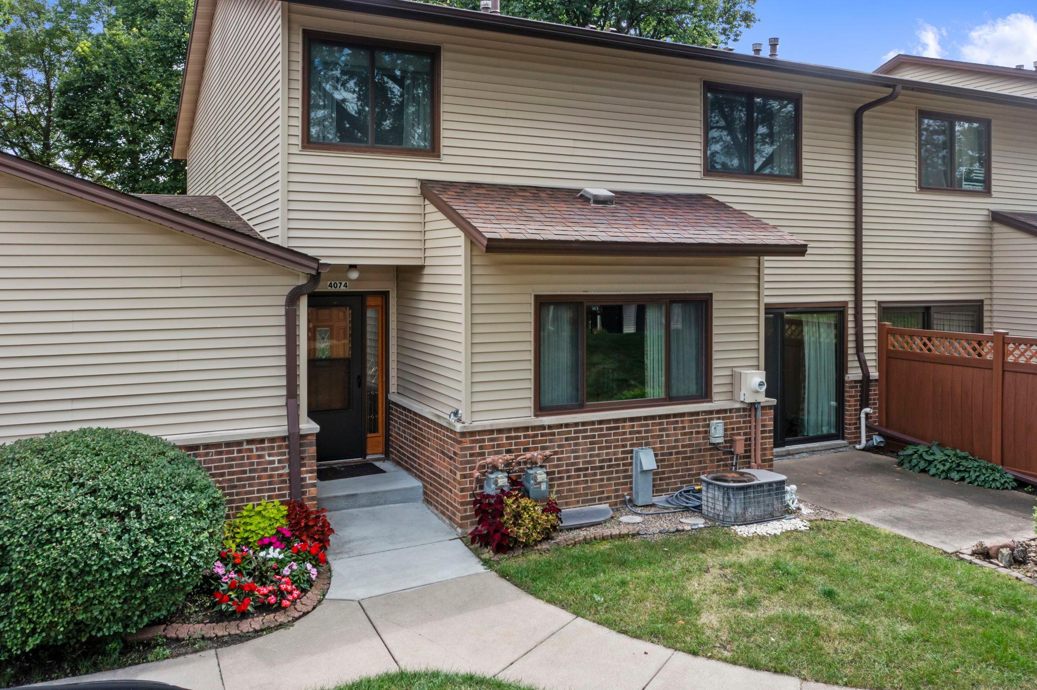 4074 Foss Road St. Anthony, MN 55421 - Photo 4 of 30