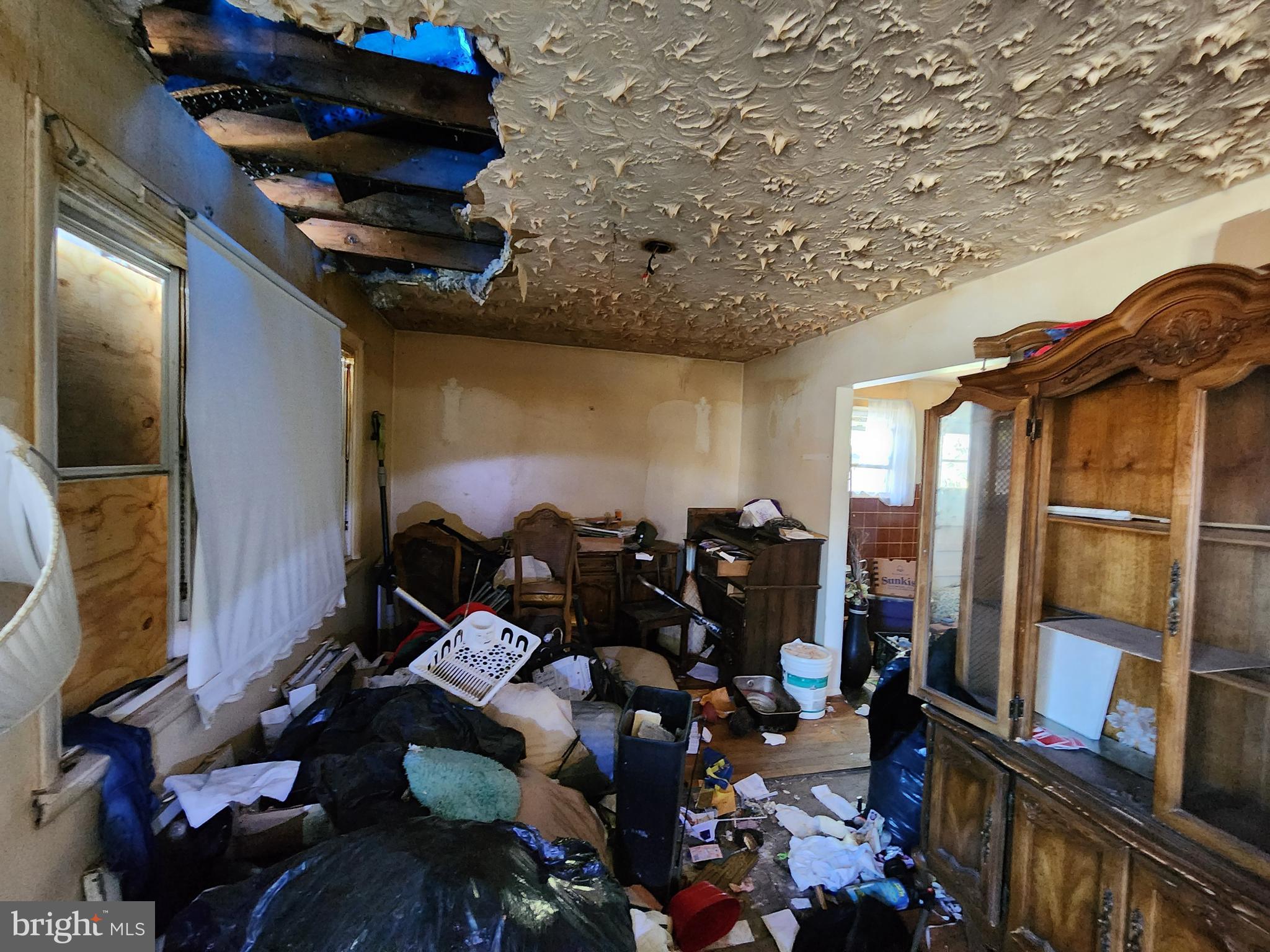 6701 Bessemer Avenue Baltimore, MD 21222 - Photo 6 of 16 a view of a room with gym equipment