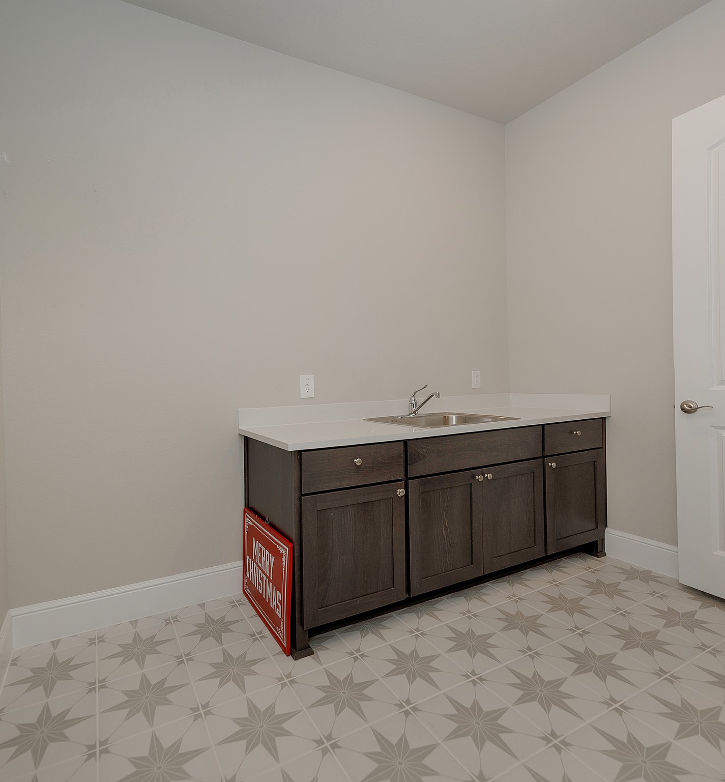 5361 Cherry Spring Drive Spring, TX 77386 - Photo 25 of 35 a room with a cabinets