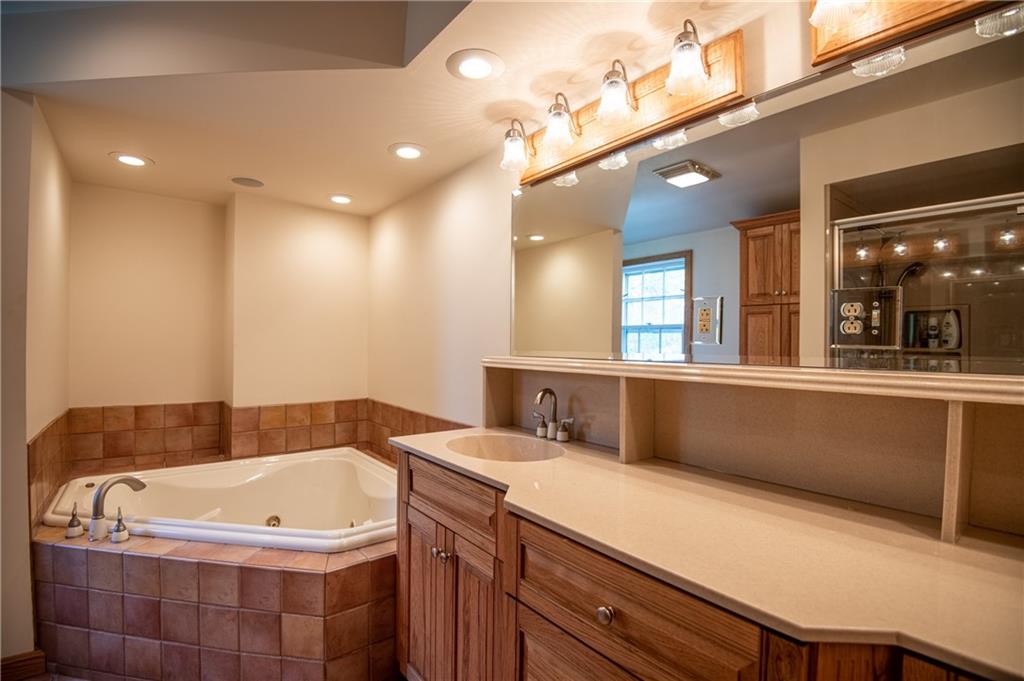 1127 Highland Road Sharon, PA 16146 - Photo 16 of 25 Gallery Image 16