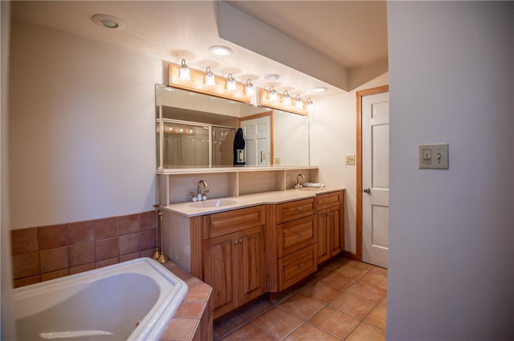 1127 Highland Road Sharon, PA 16146 - Photo 17 of 25 Gallery Image 17