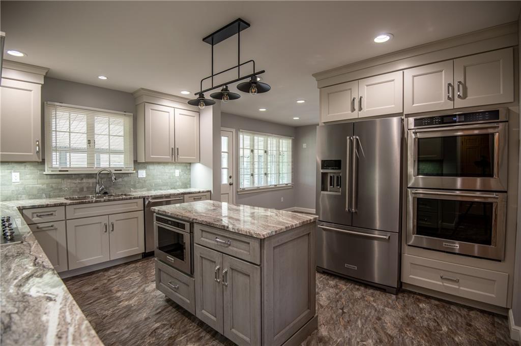 1127 Highland Road Sharon, PA 16146 - Photo 8 of 25 Gallery Image 8