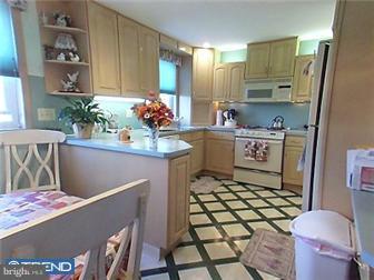 10212 West Keswick Road Philadelphia, PA 19114 - Photo 5 of 12 Kitchen