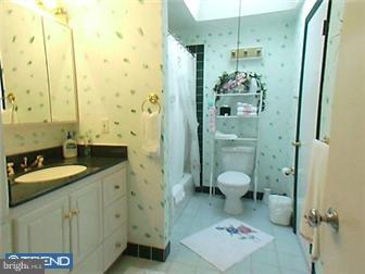 10212 West Keswick Road Philadelphia, PA 19114 - Photo 7 of 12 Bathroom