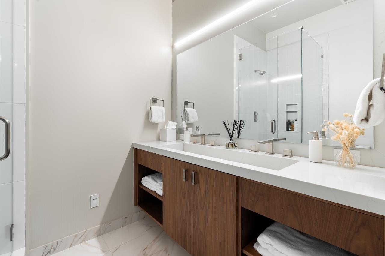 7745 Lahontan Drive Truckee, CA 96161 - Photo 18 of 28 a bathroom with a sink and a mirror