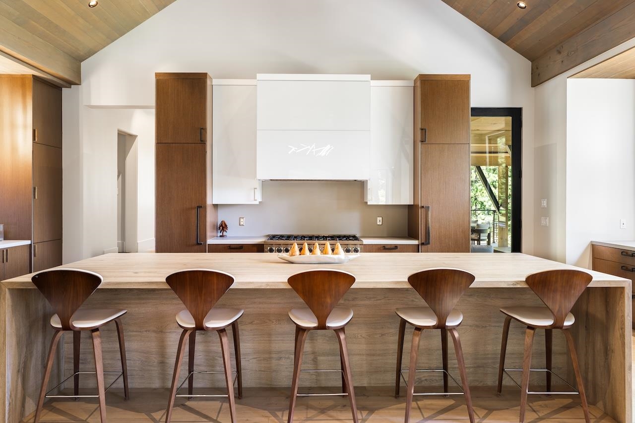 7745 Lahontan Drive Truckee, CA 96161 - Photo 6 of 28 a kitchen with a table and chairs in it