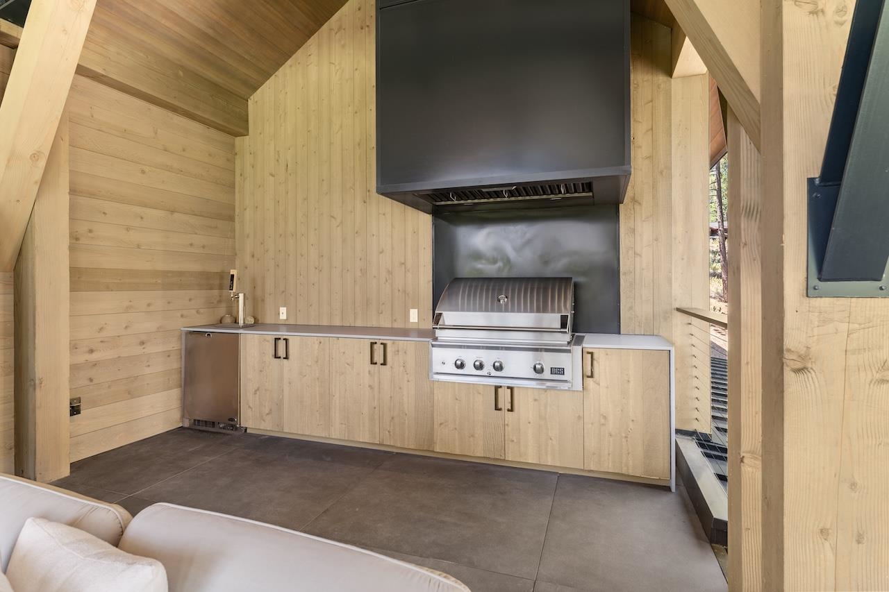 7745 Lahontan Drive Truckee, CA 96161 - Photo 9 of 28 a kitchen with a stove and a refrigerator