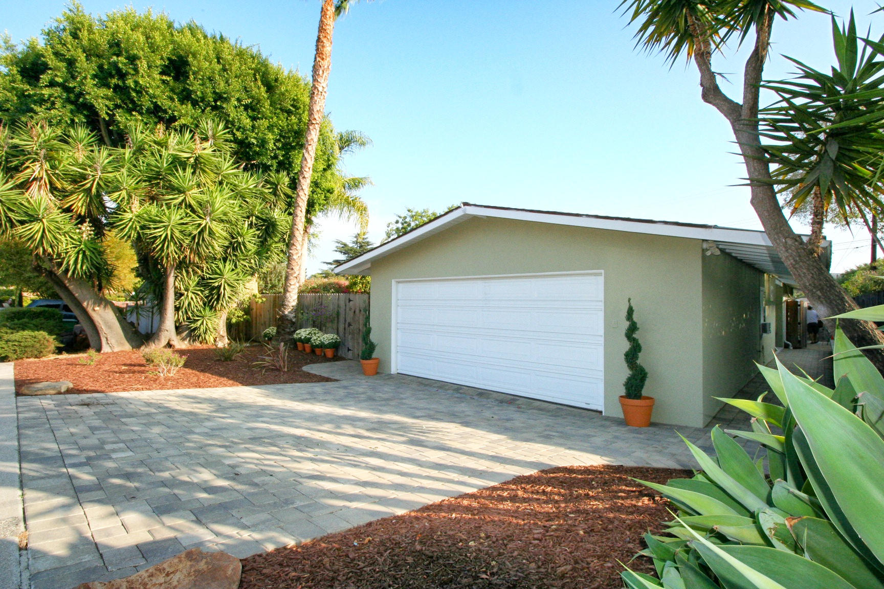 3923 La Colina Road Santa Barbara, CA 93110 - Photo 1 of 15 Front