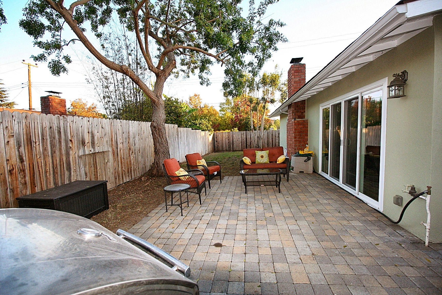 3923 La Colina Road Santa Barbara, CA 93110 - Photo 3 of 15 Back patio